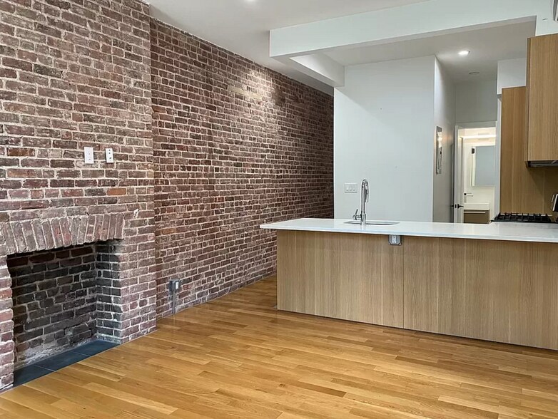 More Photos Of 98 Greenpoint Ave, Brooklyn Apartments For Sale
