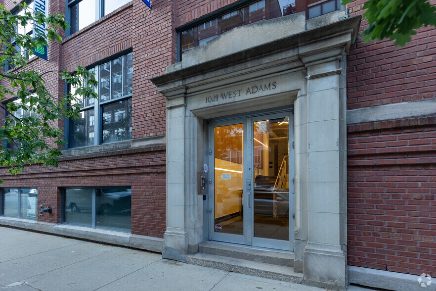 More Photos Of 1021 W Adams St, Chicago Loft Creative Space For Lease