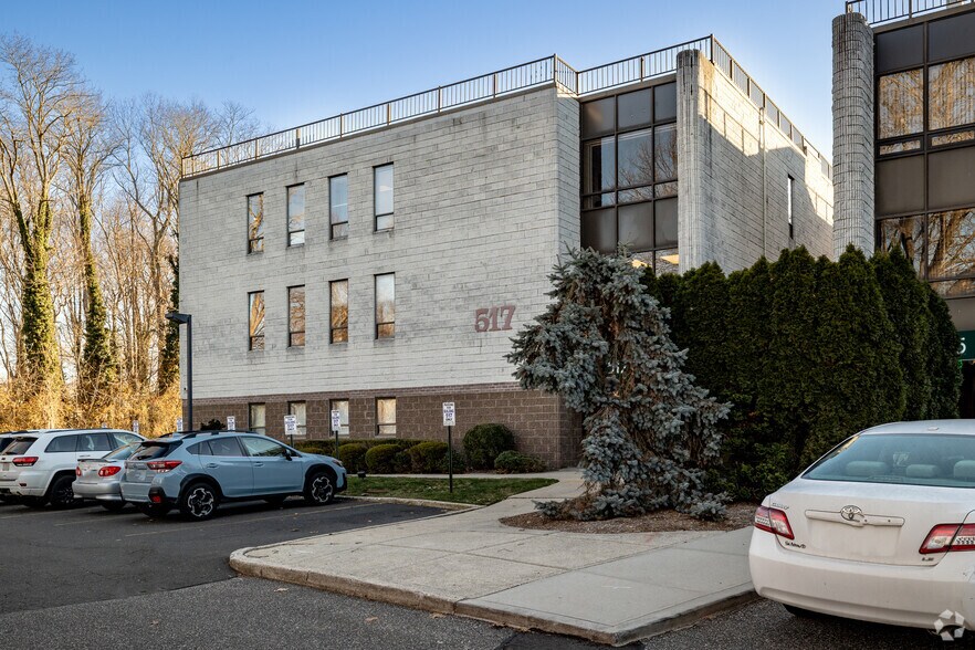 More Photos Of 517 Route 111, Hauppauge Medical For Lease