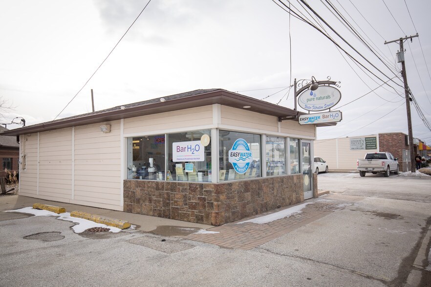 More Photos Of 67353-67365 S Main St, Richmond Storefront For Lease