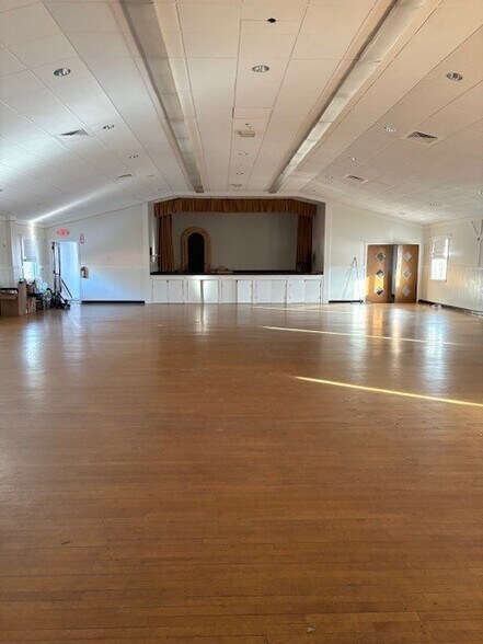 More Photos Of 416 Horace St, Bridgeport Office For Lease