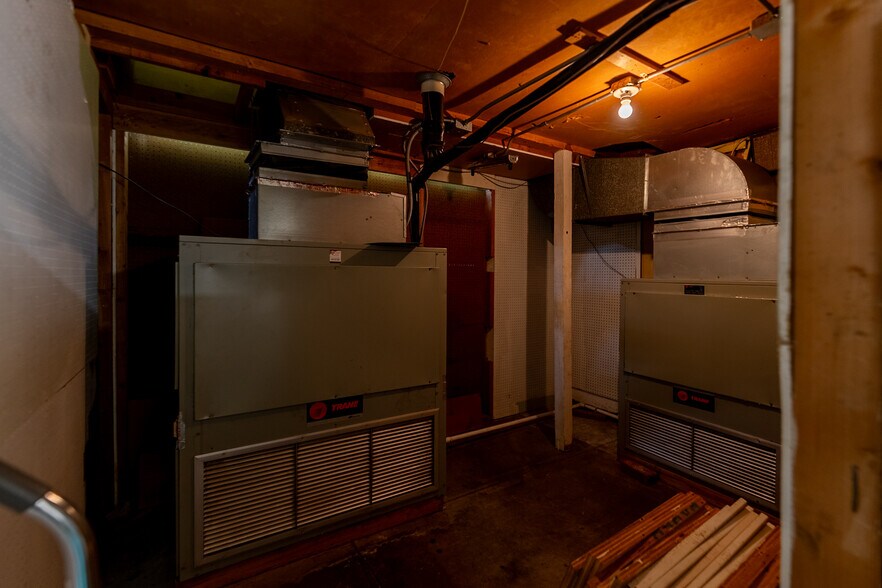 More Photos Of 815 S Main St, Stillwater Storefront Retail Office For Sale