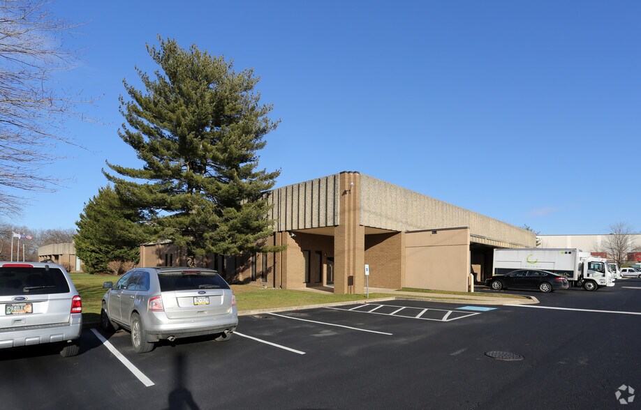 More Photos Of 1828 William Penn Way, Lancaster Warehouse For Lease