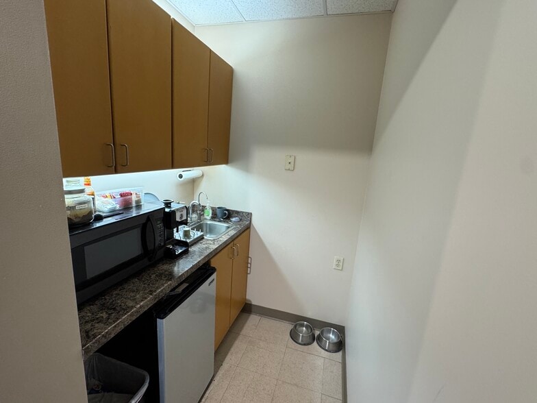 More Photos Of 771 Moon St, Akron Warehouse For Sale