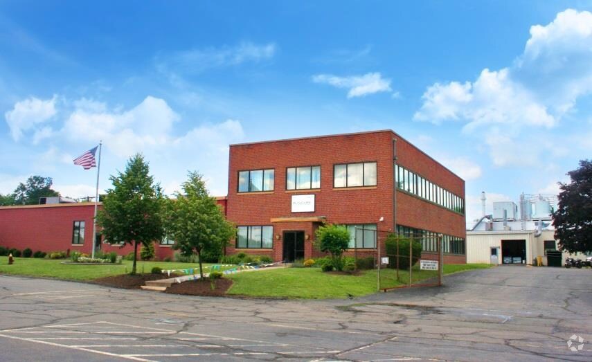 More Photos Of 128 Old Brickyard Ln, Berlin Manufacturing For Lease