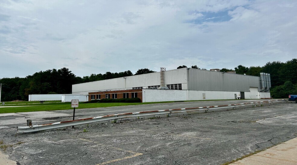 Primary Photo Of 16492 Chillicothe Rd, Chagrin Falls Manufacturing For Lease