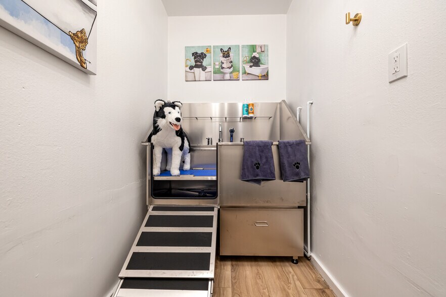 More Photos Of 2715 A St, San Diego Apartments For Sale