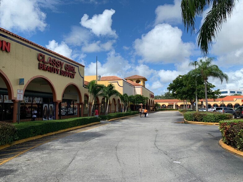 More Photos Of 3100-3224 W Commercial Blvd, Tamarac Unknown For Lease