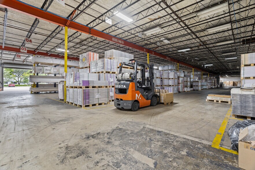 More Photos Of 2775 NW 63rd Ct, Fort Lauderdale Distribution For Lease