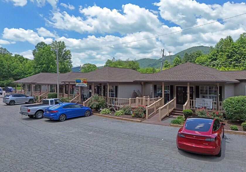 More Photos Of 3196 Highway 515 E, Blairsville Storefront For Lease
