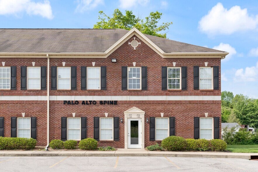 More Photos Of 12307 Old Lagrange Rd, Louisville Medical For Lease