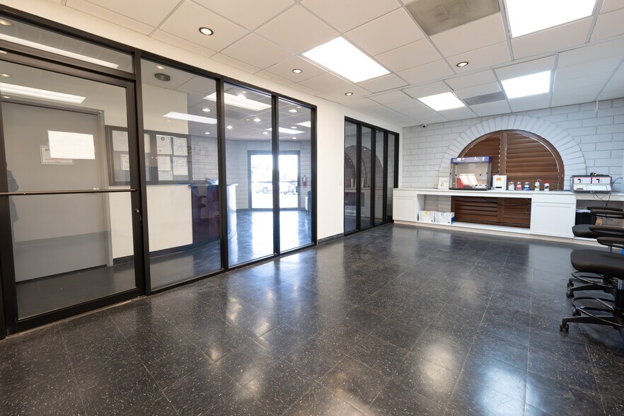 More Photos Of 601 S Rancho Dr, Las Vegas Medical For Sale