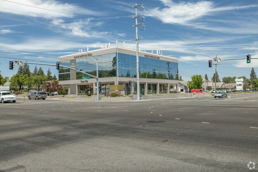 More Photos Of 11707 Fair Oaks Blvd, Fair Oaks Office For Lease
