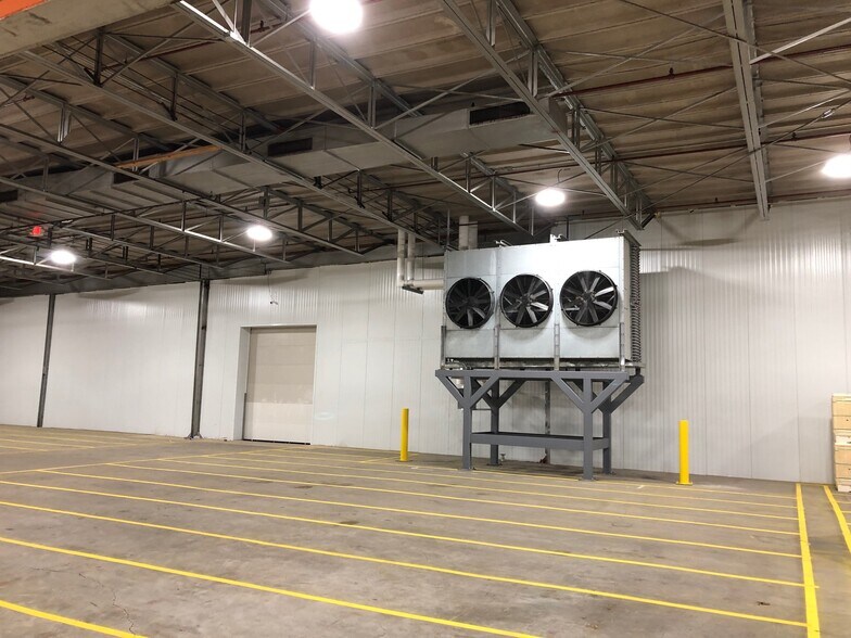 More Photos Of 1100 E Parkway S, Memphis Refrigeration Cold Storage For Lease