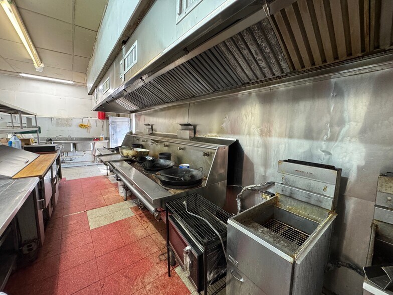 More Photos Of 17 Broadway, Gloucester City Restaurant For Sale