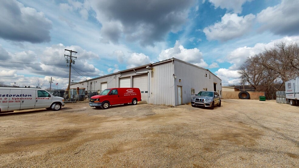 More Photos Of 12515 Pennsylvania Ave, Savage Service For Lease