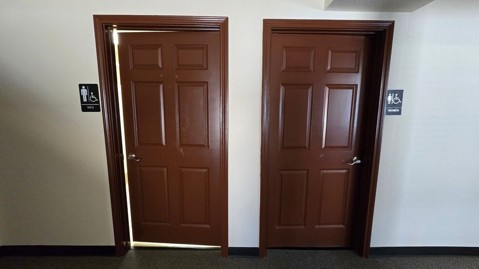 More Photos Of 1 E Central Ave, Temple Office For Lease