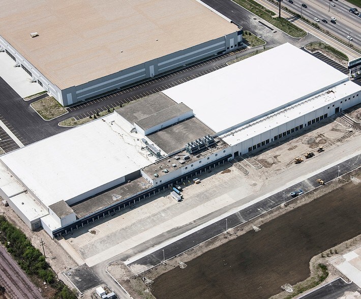 More Photos Of 555 Northwest Ave, Northlake Refrigeration Cold Storage For Lease