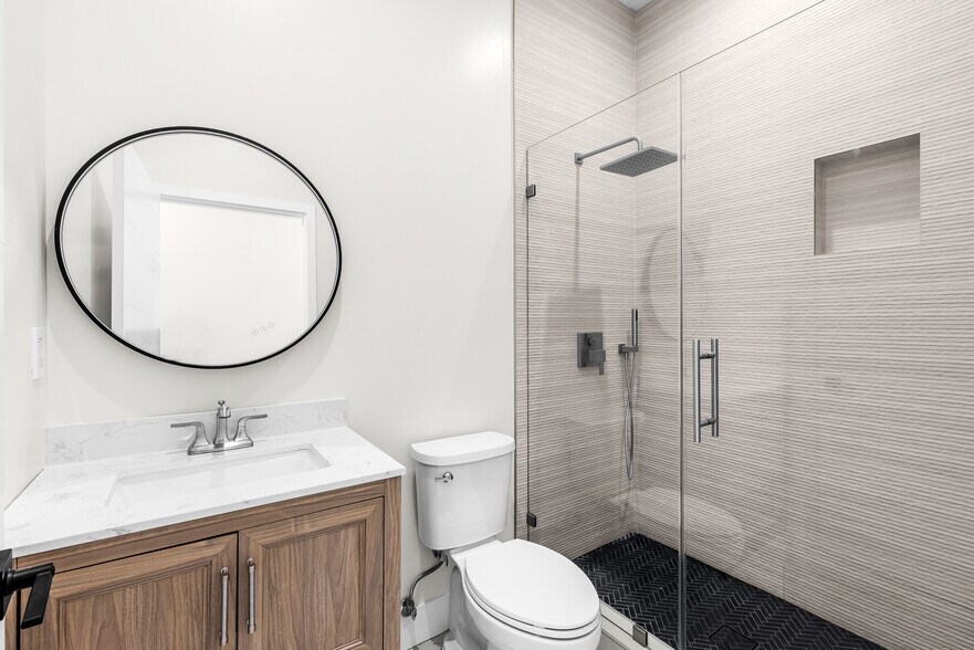 More Photos Of 5131 Don Pio Dr, Woodland Hills Multifamily For Sale