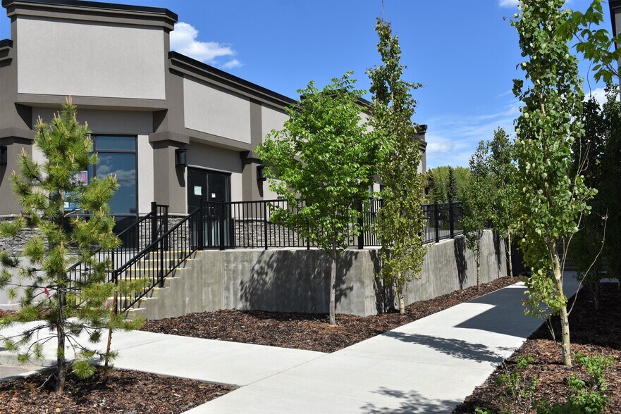 More Photos Of 800 Broadmoor Blvd, Sherwood Park Office For Lease