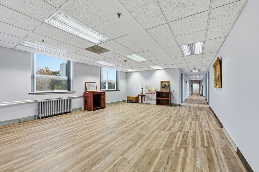 More Photos Of 910 Gilpin Ave, Wilmington Medical For Sale