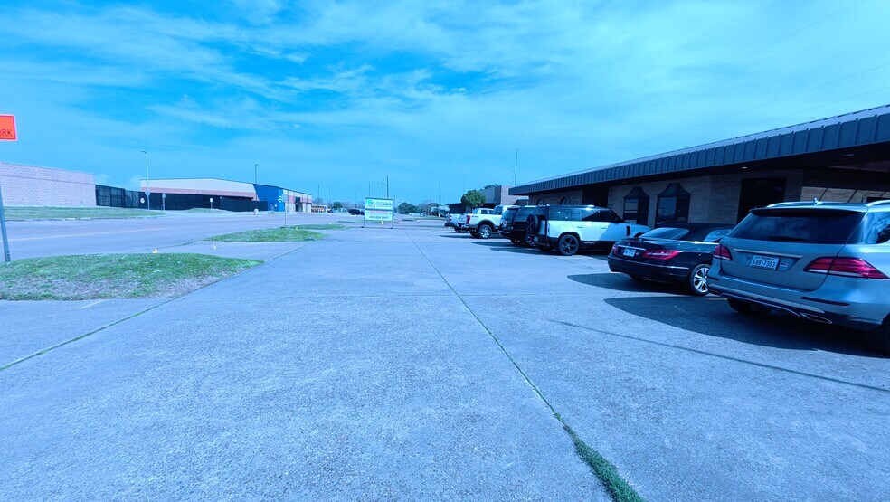 More Photos Of 926 14th St N, Texas City Medical For Sale