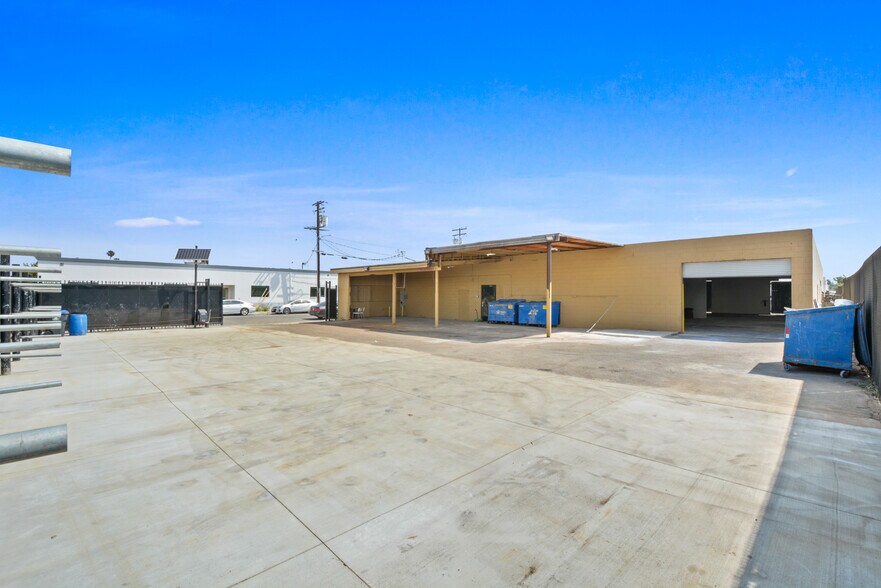 More Photos Of 920-922 E Arlee Pl, Anaheim Warehouse For Sale