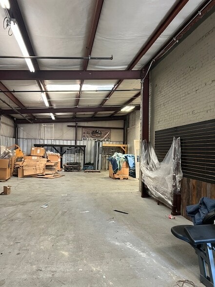 More Photos Of 3500 N Hawthorne St, Chattanooga Light Distribution For Lease
