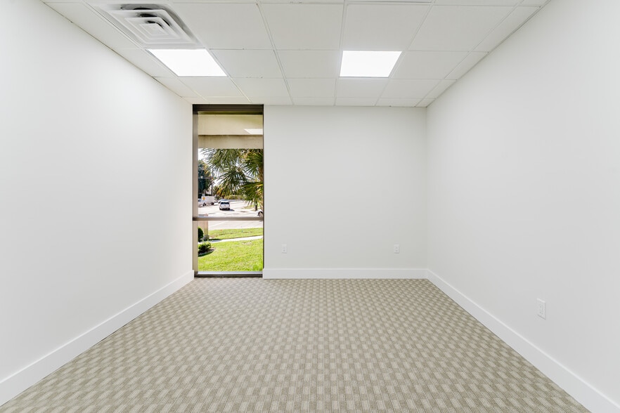More Photos Of 399 W Palmetto Park Rd, Boca Raton Office For Lease