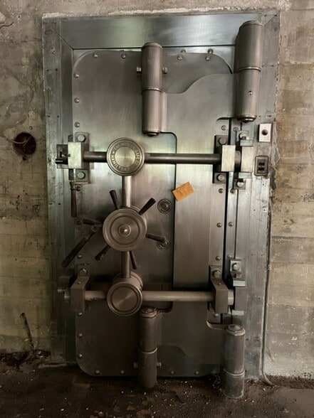 More Photos Of 399 Main St, Malden Storefront Retail Office For Sale