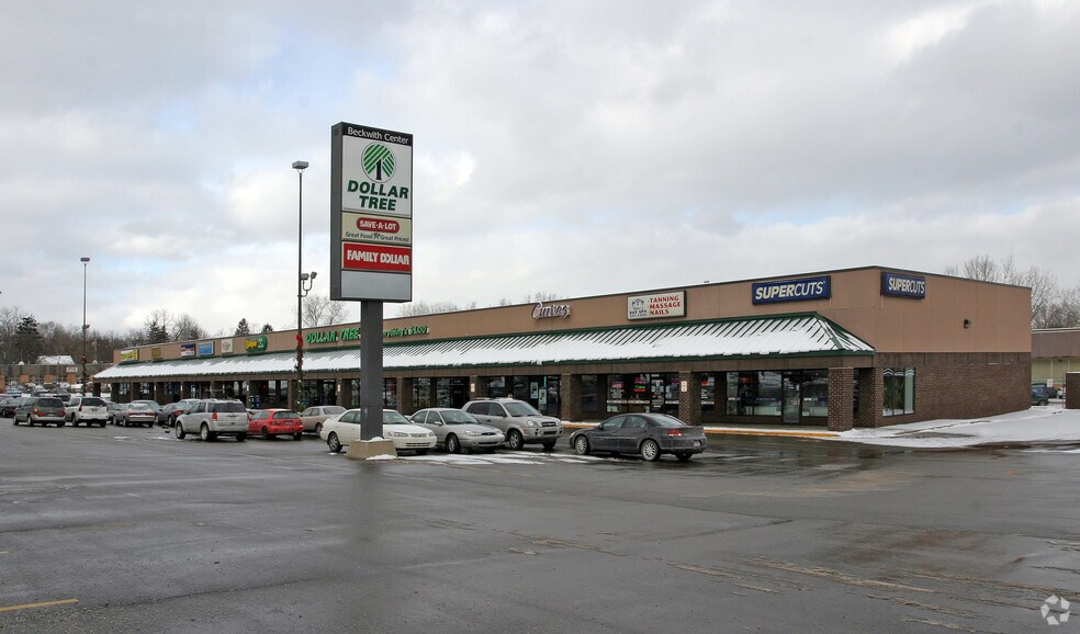 More Photos Of 1621 Leonard St NE, Grand Rapids Freestanding For Lease