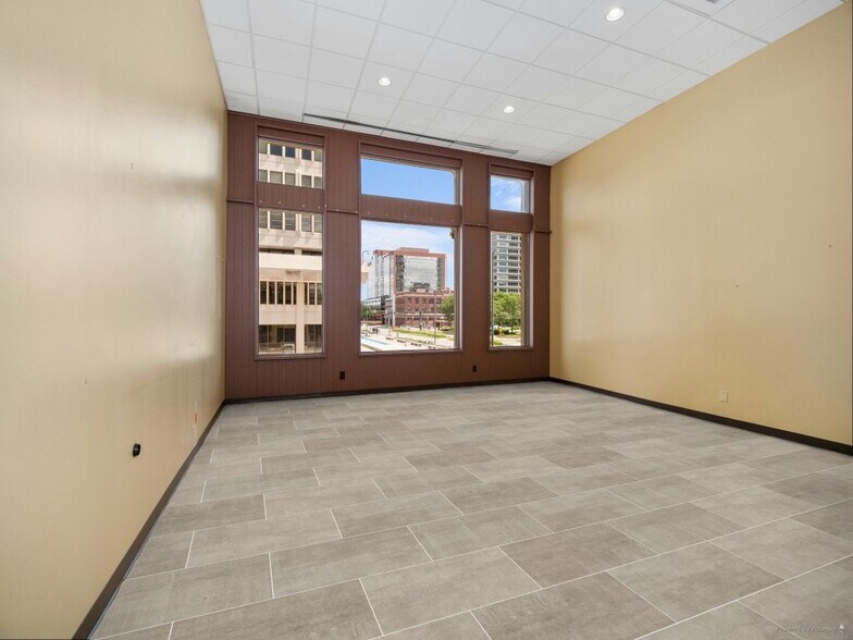 More Photos Of 622 S Calhoun St, Fort Wayne Office For Sale