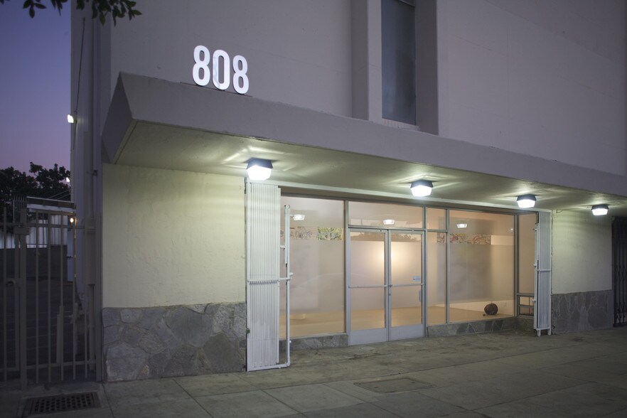 More Photos Of 806-808 N La Brea Ave, Inglewood Flex For Lease