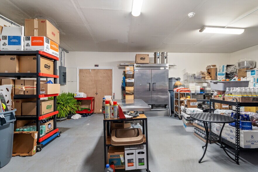 More Photos Of 140 Clinton St, Schenectady Storefront Retail Residential For Lease