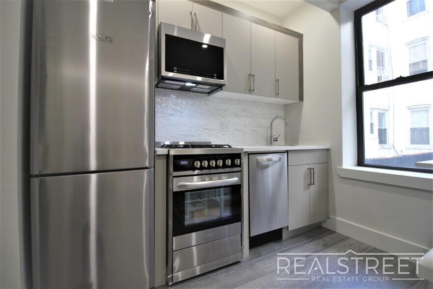 More Photos Of 1647 8th Ave, Brooklyn Apartments For Sale