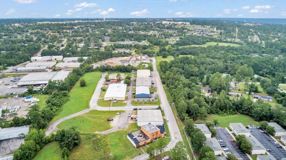 More Photos Of 1827 Killingsworth Rd, Augusta Warehouse For Lease