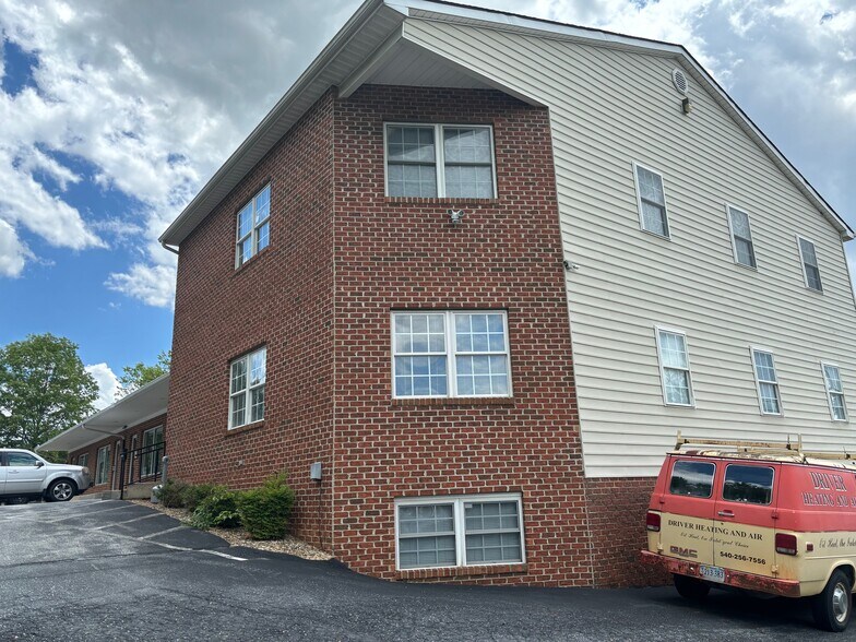 More Photos Of 1020 Jefferson Hwy, Staunton Medical For Sale