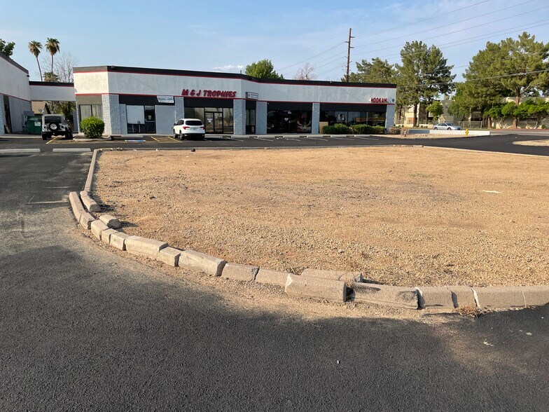 More Photos Of 10620 N 43rd Ave, Phoenix Unknown For Lease