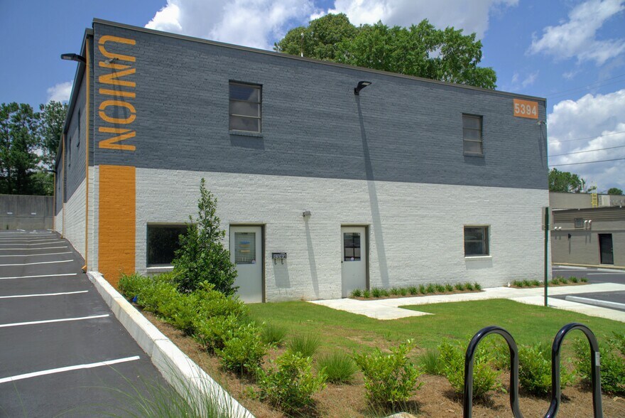 Primary Photo Of 5394 New Peachtree Rd, Chamblee Office For Sale
