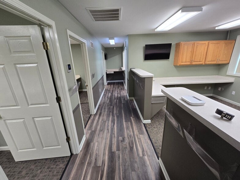 More Photos Of 151 Independence Dr, Union Flex For Sale