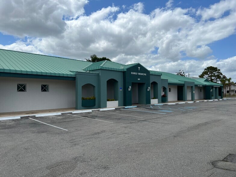 Primary Photo Of 1101-1115 N Parrott Ave, Okeechobee Medical For Lease
