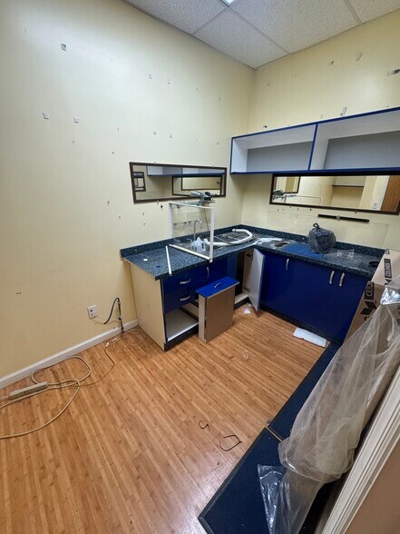 More Photos Of 634 Anderson Ave, Cliffside Park Office For Lease