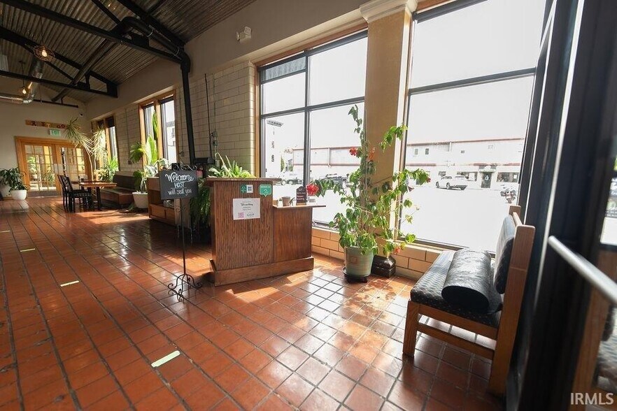 More Photos Of 409 S Walnut St, Bloomington Restaurant For Sale