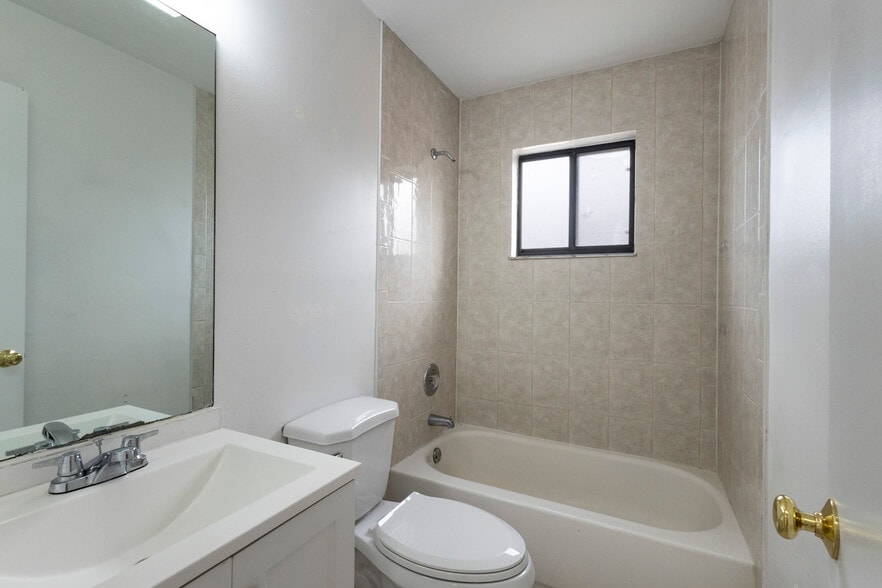 More Photos Of 6305 W 22nd Ct, Hialeah Apartments For Sale