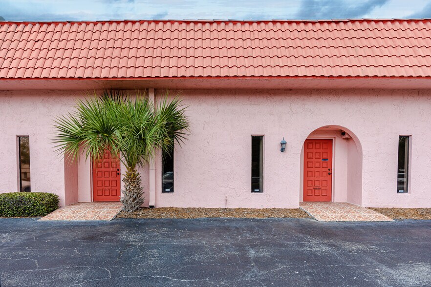 More Photos Of 6449 38th Ave, Saint Petersburg Medical For Lease