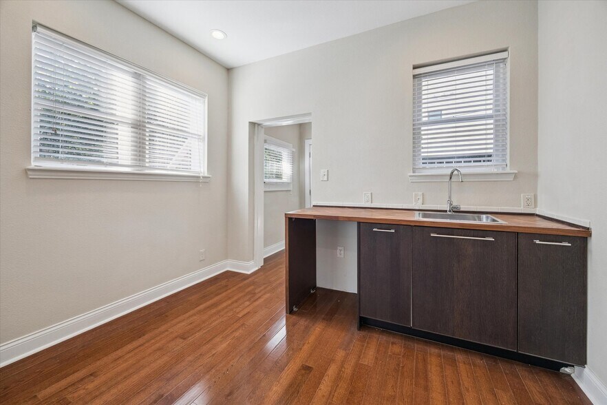 More Photos Of 1220 W Gray St, Houston Apartments For Sale