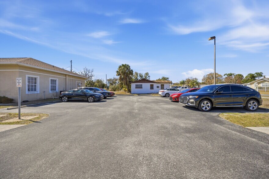 More Photos Of 1143 State Road 60 E, Lake Wales Office For Sale