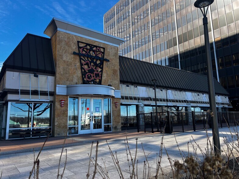 More Photos Of 407 Hackensack Ave, Hackensack Restaurant For Lease