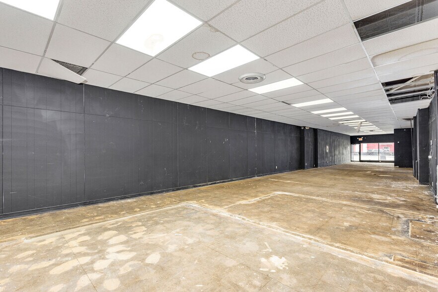 More Photos Of 4539 Montgomery Rd, Cincinnati Storefront Retail Residential For Lease