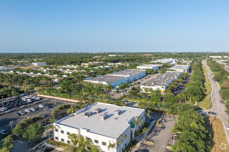 More Photos Of 4800 Lyons Technology Pky, Coconut Creek Warehouse For Sale
